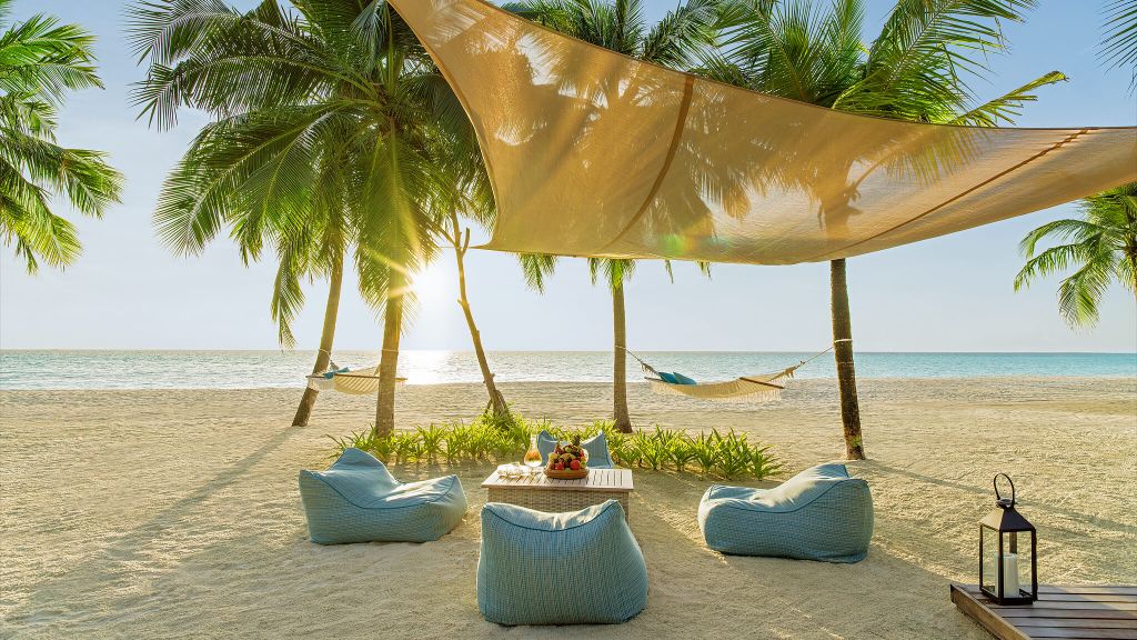 002804-04-OneAndOnly_ReethiRah_Accommodation_TwoVillaResidence_OutdoorLivingArea-Detail_ALT One&Only Reethi Rah, Maldives