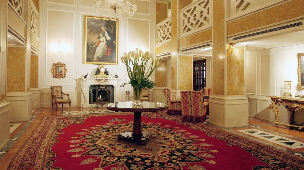 002892-02-lobby Baglioni Hotel Luna