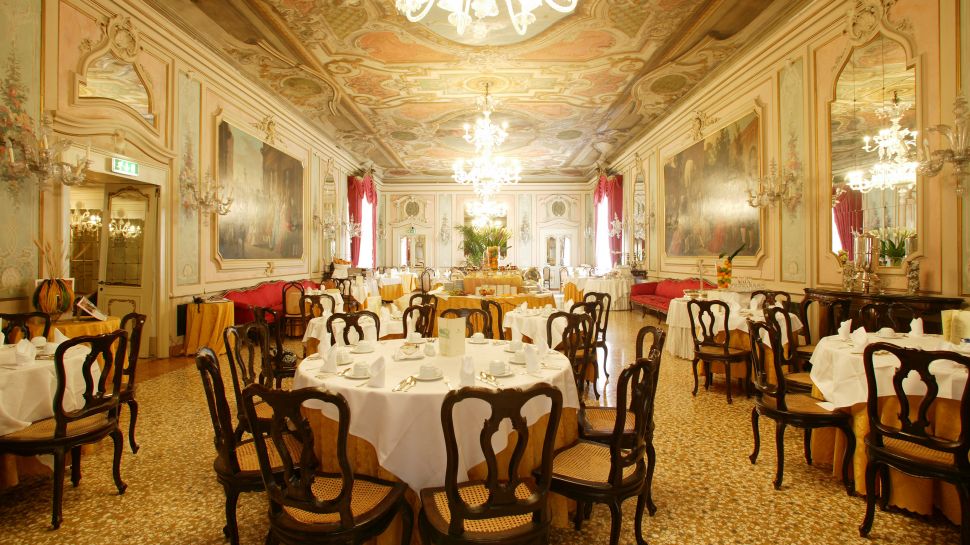 002892-04-dining-room Baglioni Hotel Luna