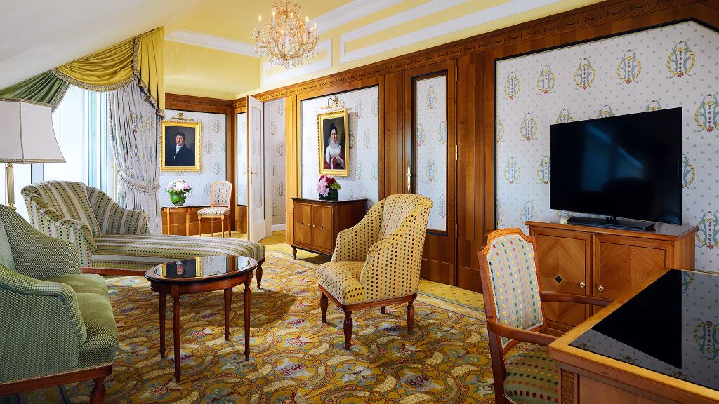 004157-12-sitting-room Hotel Bristol Vienna