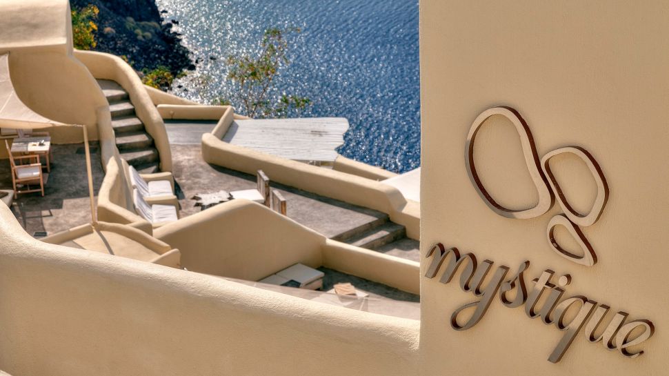 005435-01-lux3022ag-166833-Hotel-View Mystique Santorini