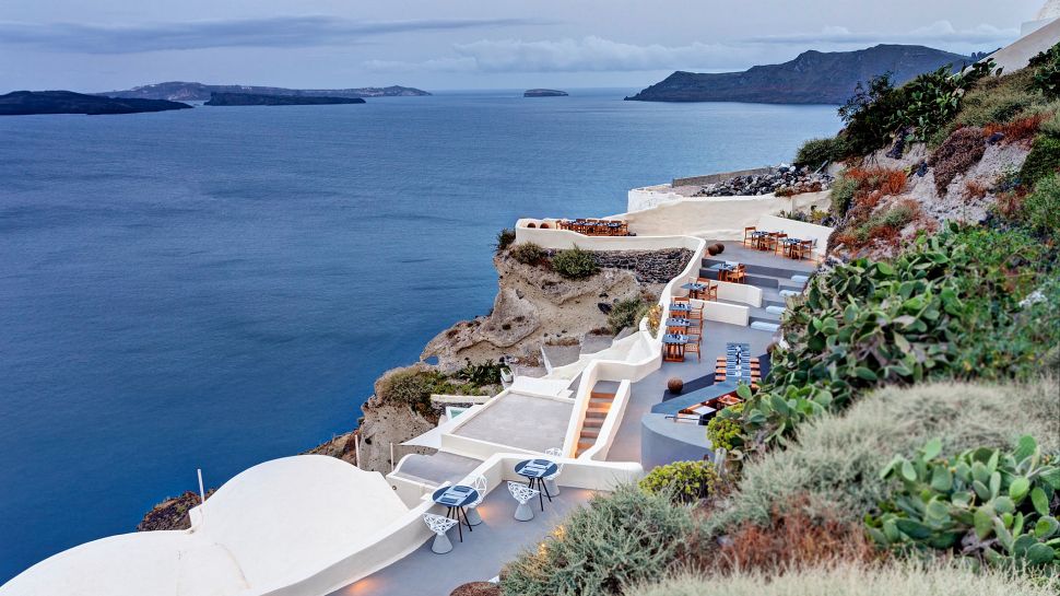 005435-37-lux3022re-155728-ASEA-Restaurant-right-on-the-cliff Mystique Santorini