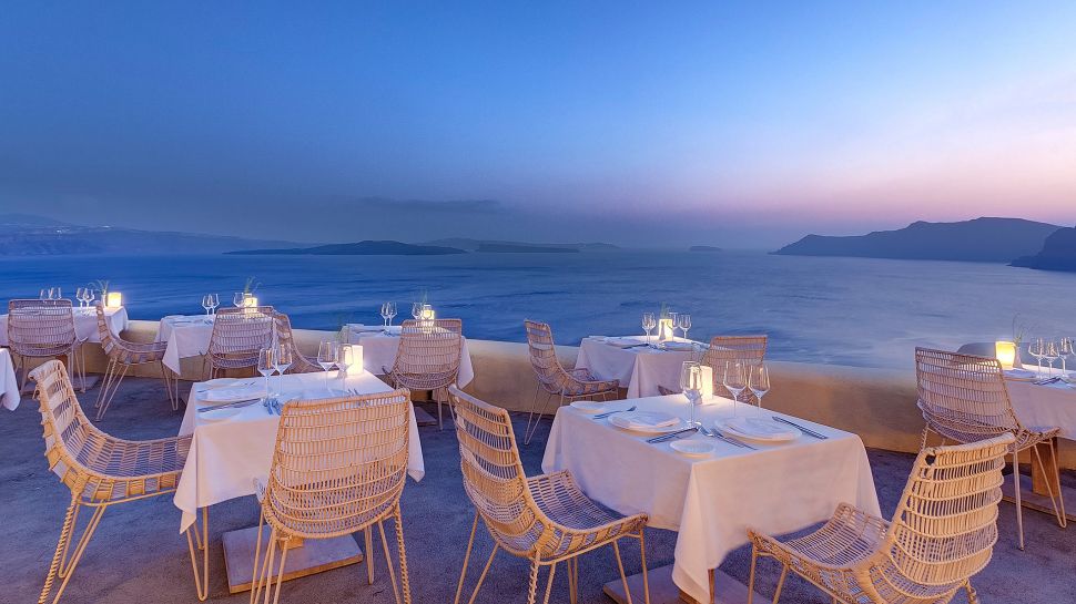 005435-44-lux3022re-166847-Charisma-Restaurant Mystique Santorini