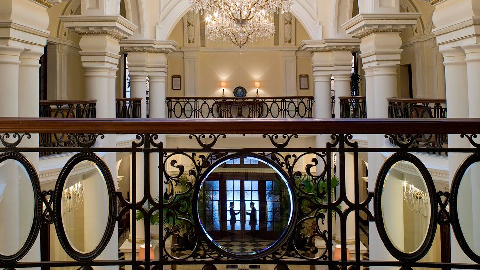 008108-09-Waldorf-Astoria-Club-Atrium Waldorf Astoria Shanghai on the Bund