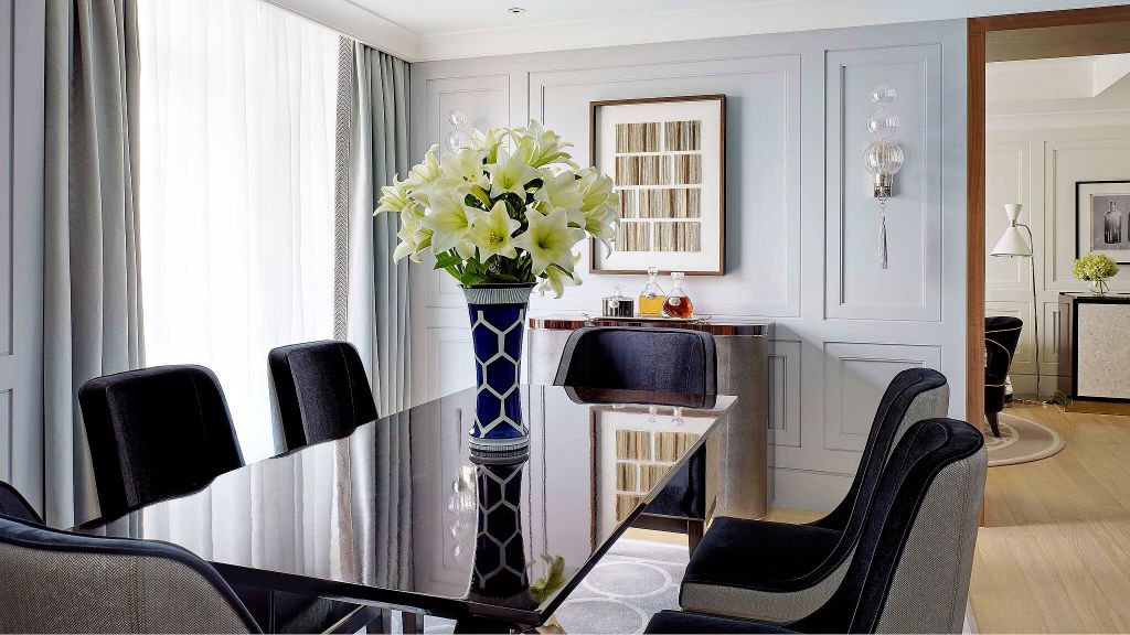 010019-Langham-Hong-Kong-Hotel-Director-Suite-Dining-Room - Kopya The Langham, Hong Kong