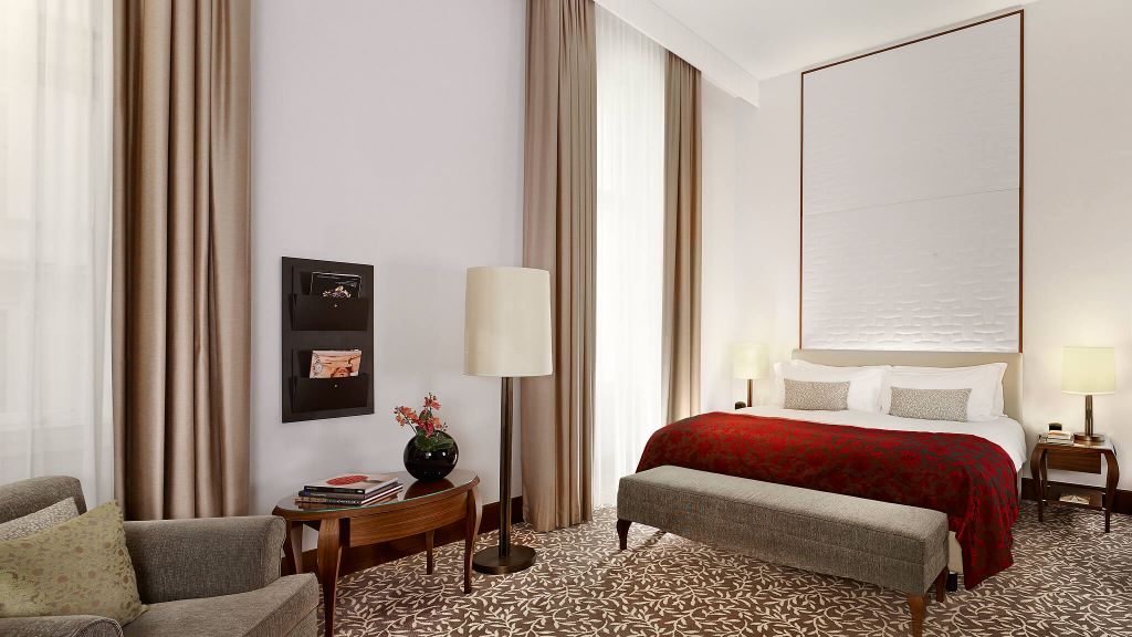 010772-21-Deluxe Room The Ritz-Carlton, Vienna