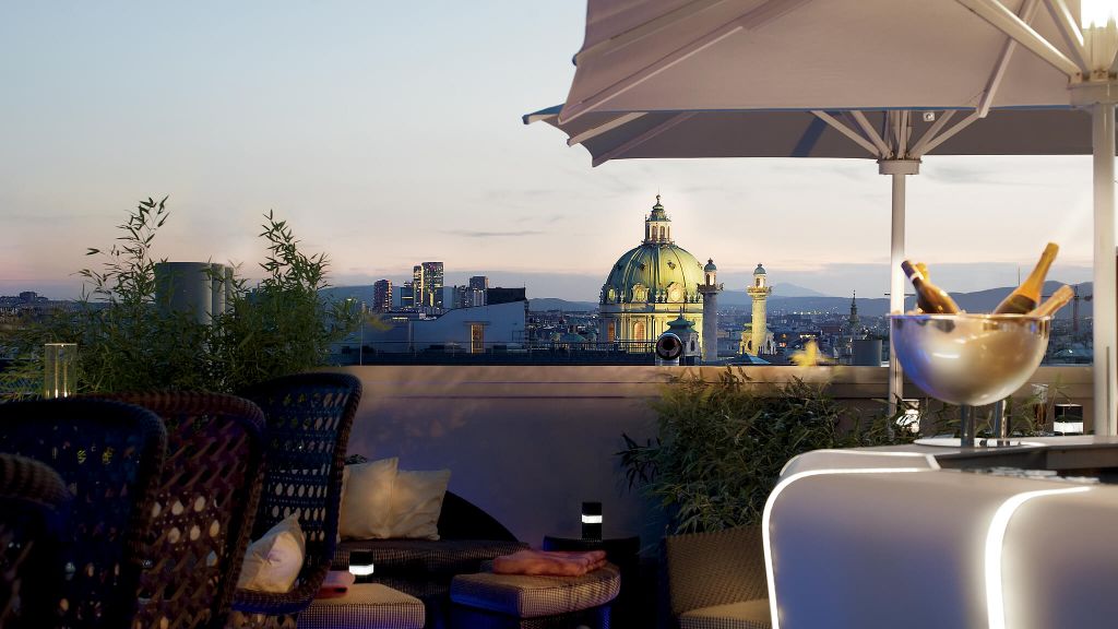 010772-23-Atmosphere Rooftop Bar4 The Ritz-Carlton, Vienna