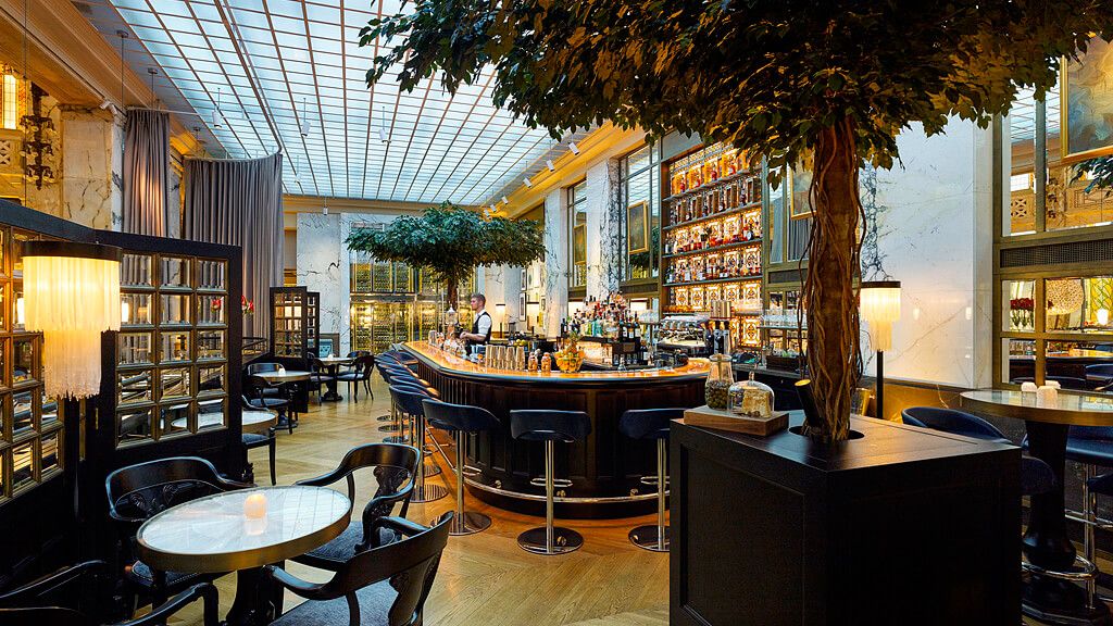 011163-06-The Bank Bar 2 Park Hyatt Vienna