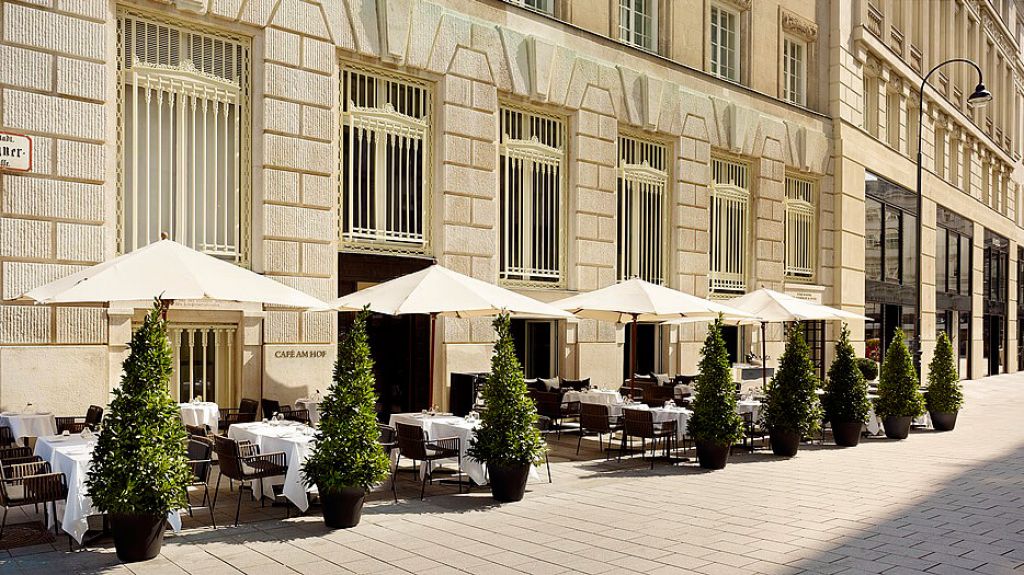 011163-11-Cafe Am Hof Outside Terrace 3 Park Hyatt Vienna