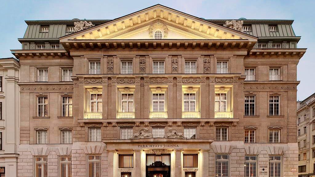 011163-11-hotel-exterior Park Hyatt Vienna