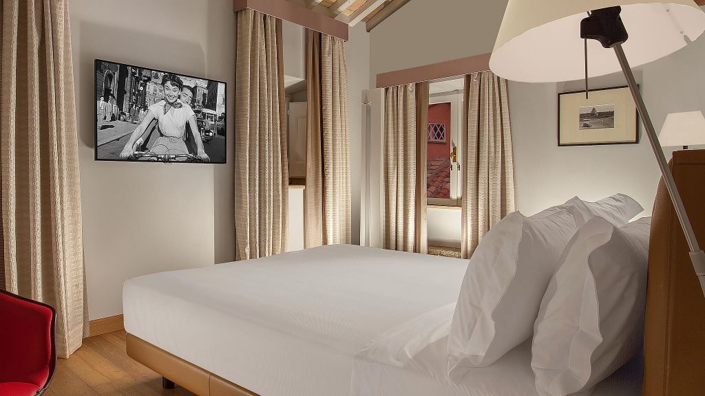 100487-04-Deluxe Townhouse Palazzo Scanderbeg