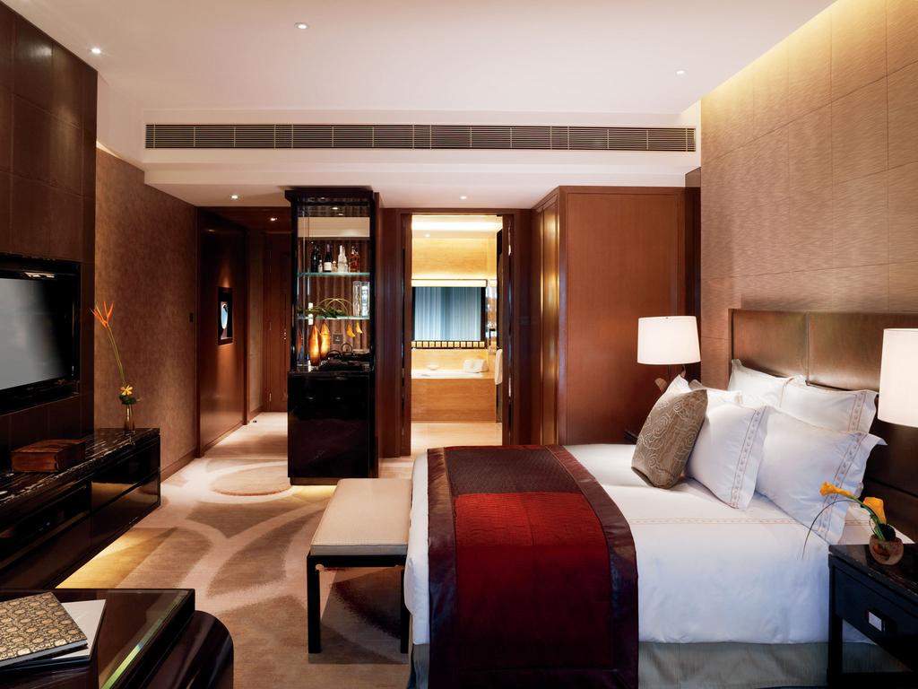 10595072 The Ritz-Carlton, Hong Kong