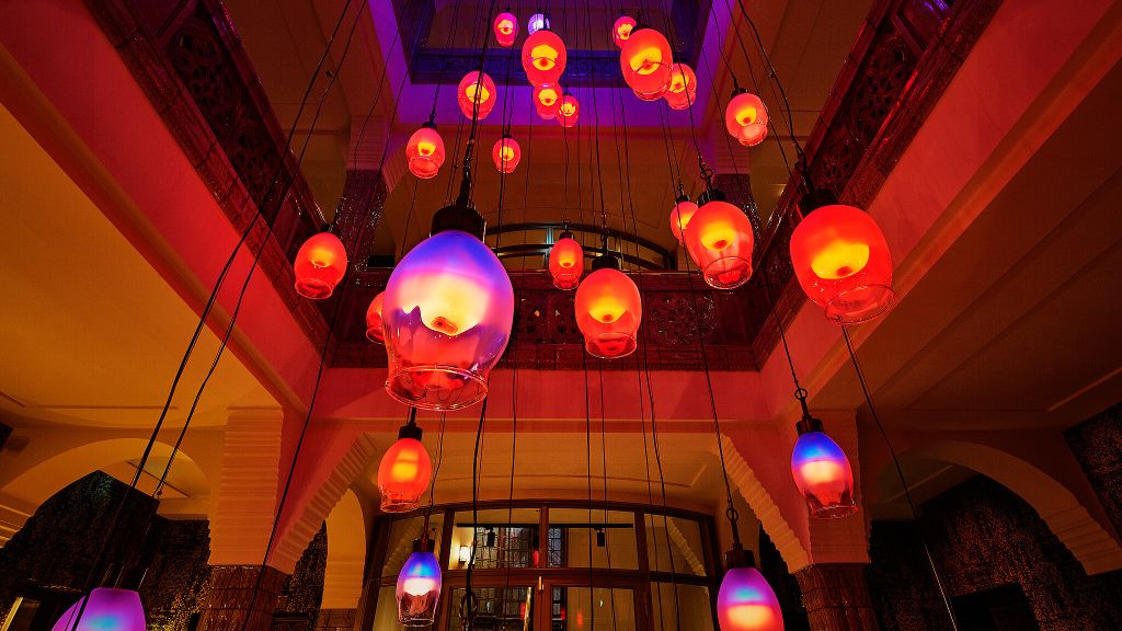 169312-02-Chandelier 9366_proof TwentySeven Hotel Amsterdam