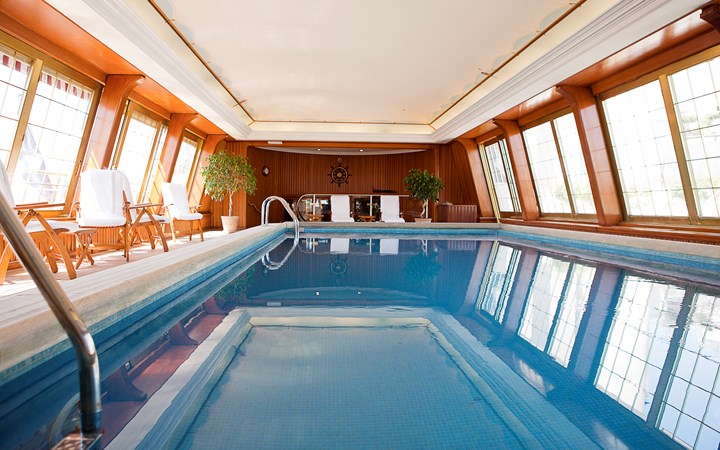 lw0612_80395445_720x450 Le Bristol Paris