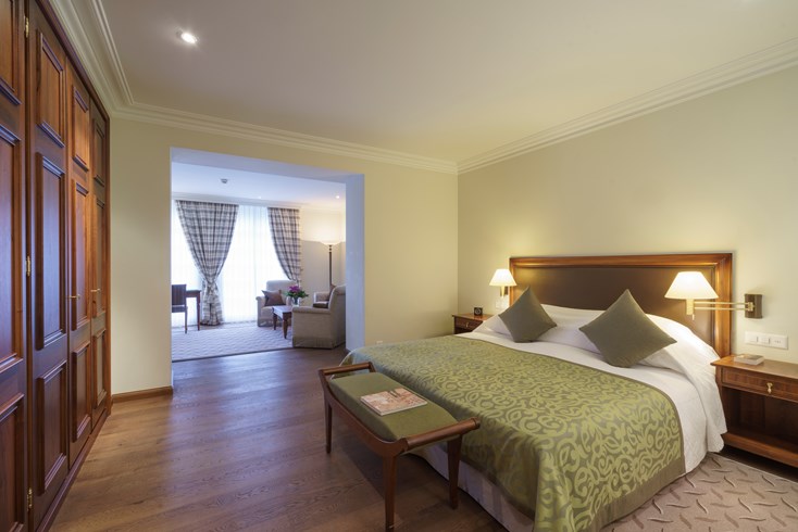 lw1616_72988552_790x490 Suvretta House