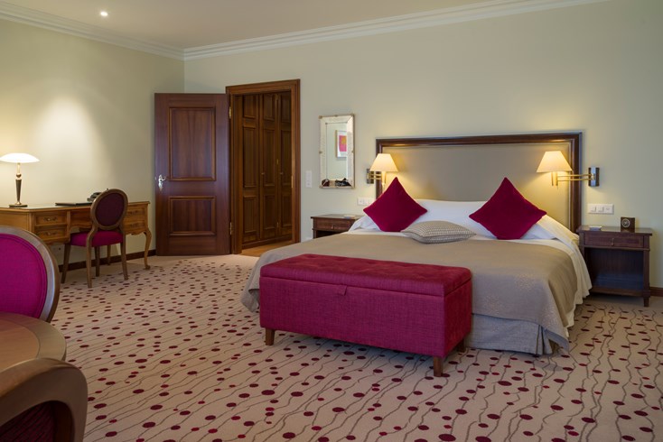 lw1616_72988576_790x490 Suvretta House