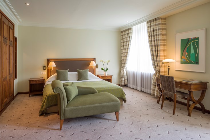 lw1616_72988620_790x490 Suvretta House