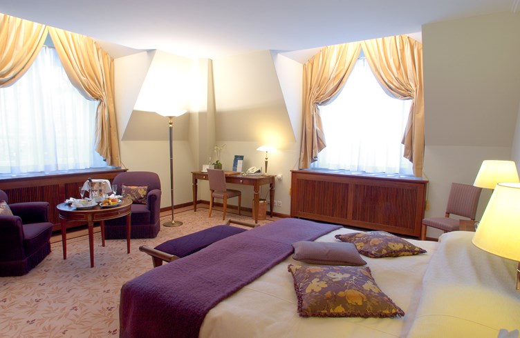 lw1616_72988688_790x490 Suvretta House