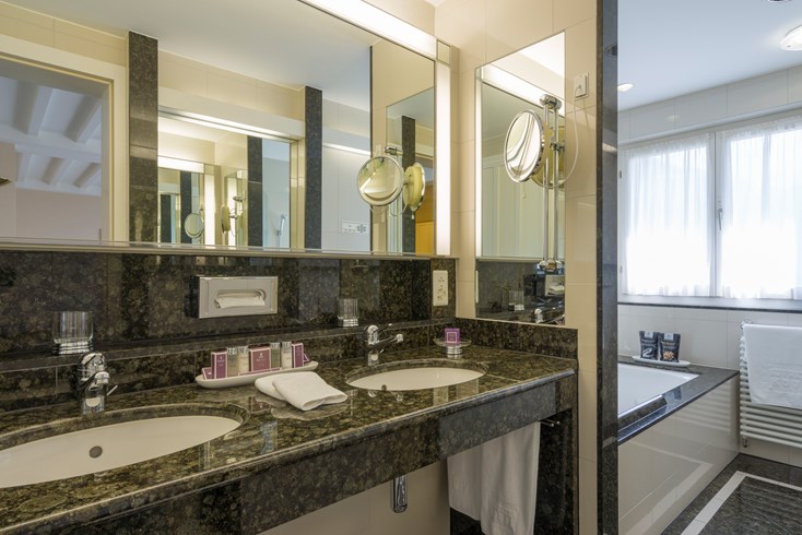 lw1616_72988712_790x490 Suvretta House