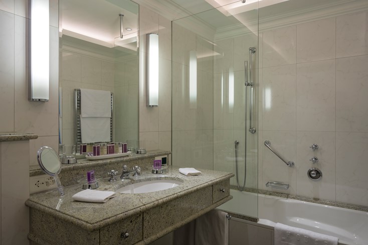 lw1616_72988824_790x490 Suvretta House