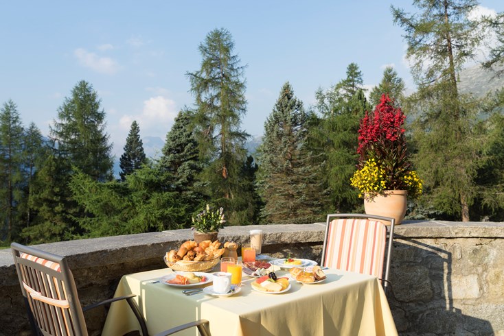 lw1616_72988985_790x490 Suvretta House