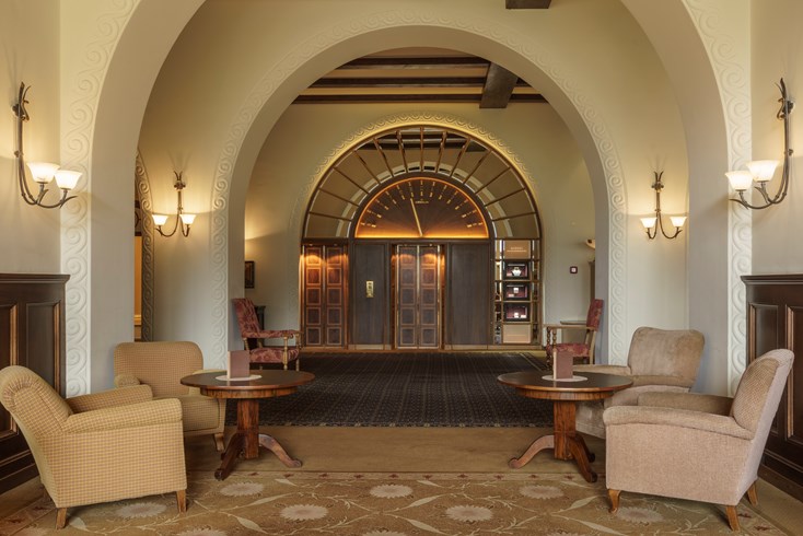 lw1616_77392372_790x490 Suvretta House