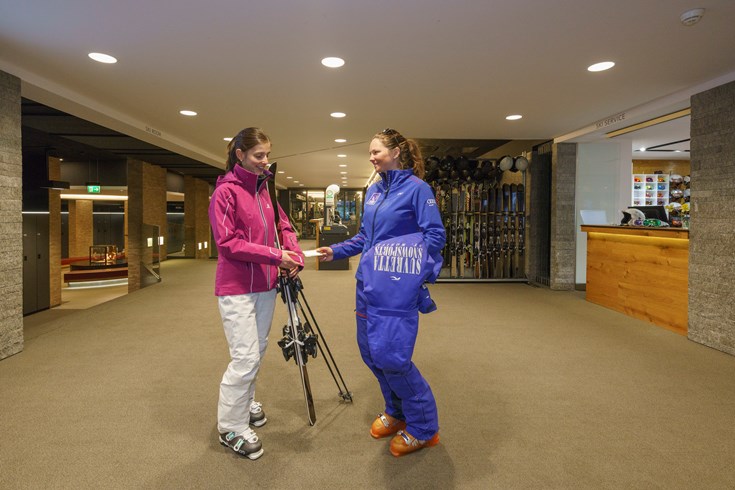 lw1616_77498734_790x490 Suvretta House