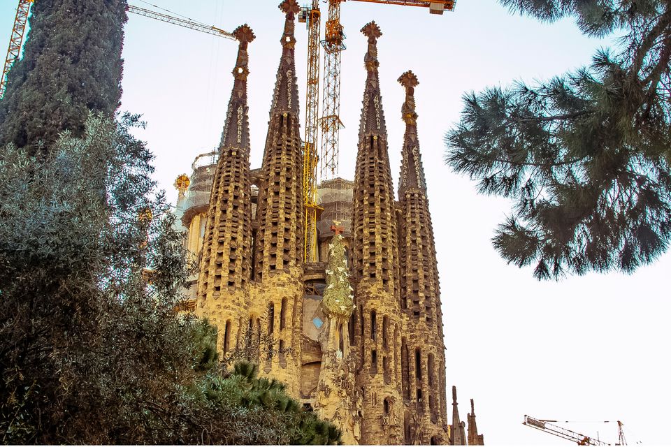 Sagrada Familia: Skip-the-Line Guided Tour with Towers