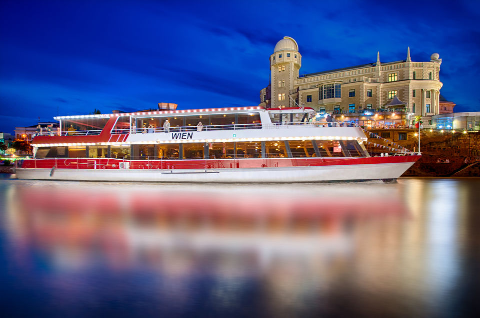 Vienna: Evening Dinner Cruise