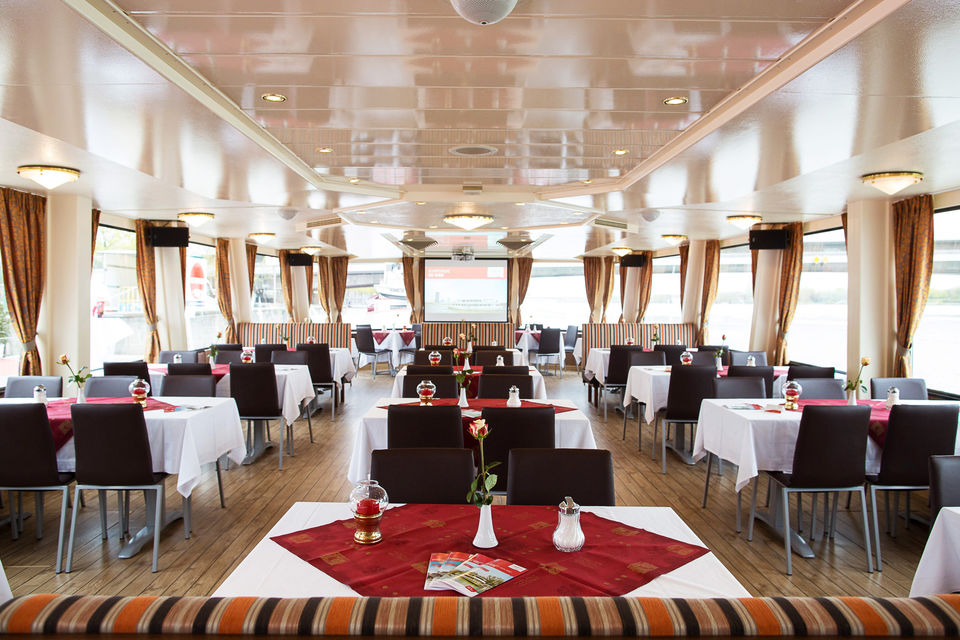 Vienna: Evening Dinner Cruise