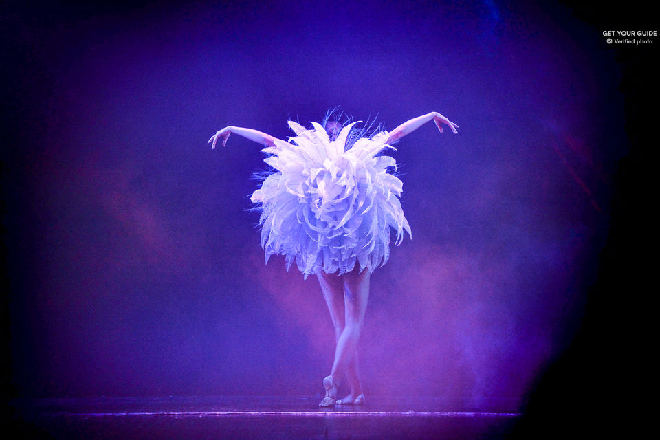 tour_img-1306280-145 Paris Merveilles: Le Lido Show and Champagne