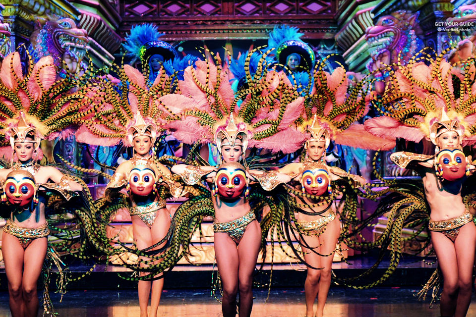 tour_img-1396989-145 Paris: Moulin Rouge Show with Champagne