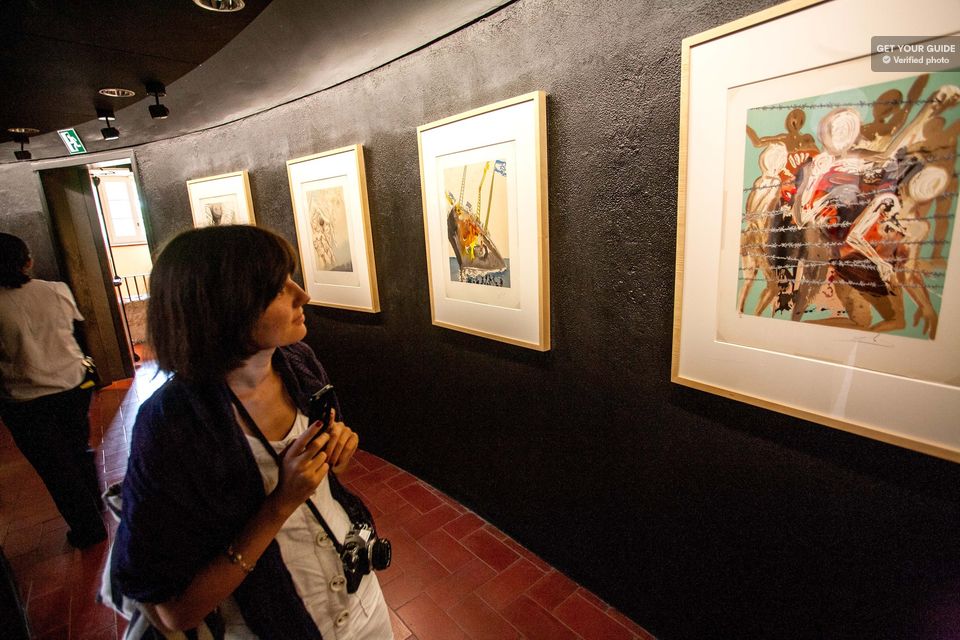 Salvador Dalí Small Group Full-Day Tour from Barcelona