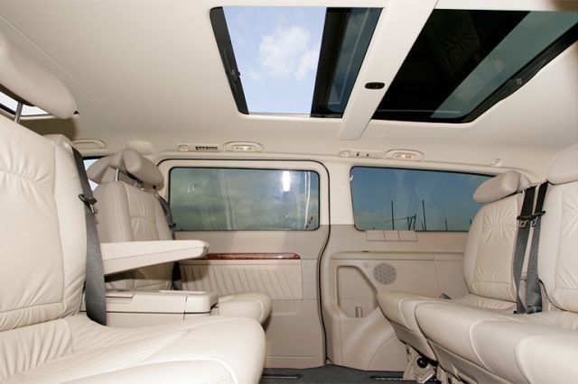 Barcelona 1-Way Private Luxury Airport or Port Transfer