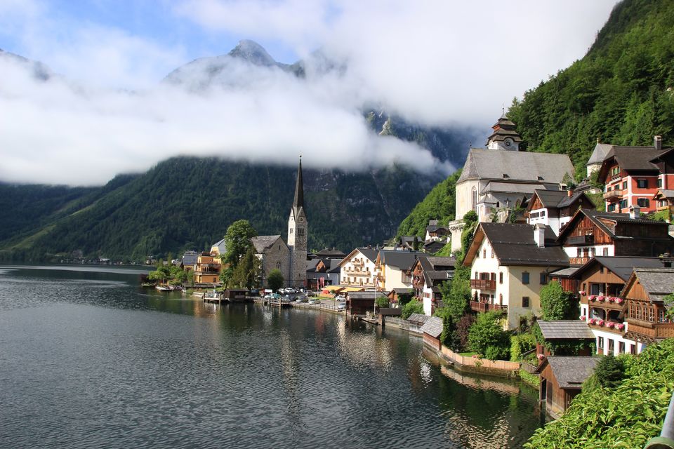From Vienna: Panoramic Austrian Alps Tour to Hallstatt