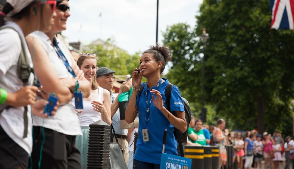 London: Changing of the Guard & Buckingham Palace Tour